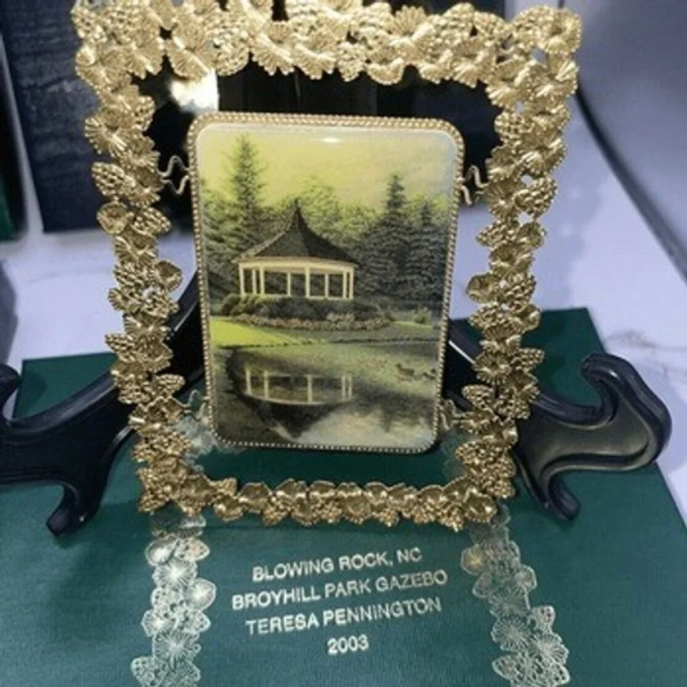 Teresa Pennington Broyhill Park Gazebo 2003 Ornament 24K Gold Signed AP‎ 19/30